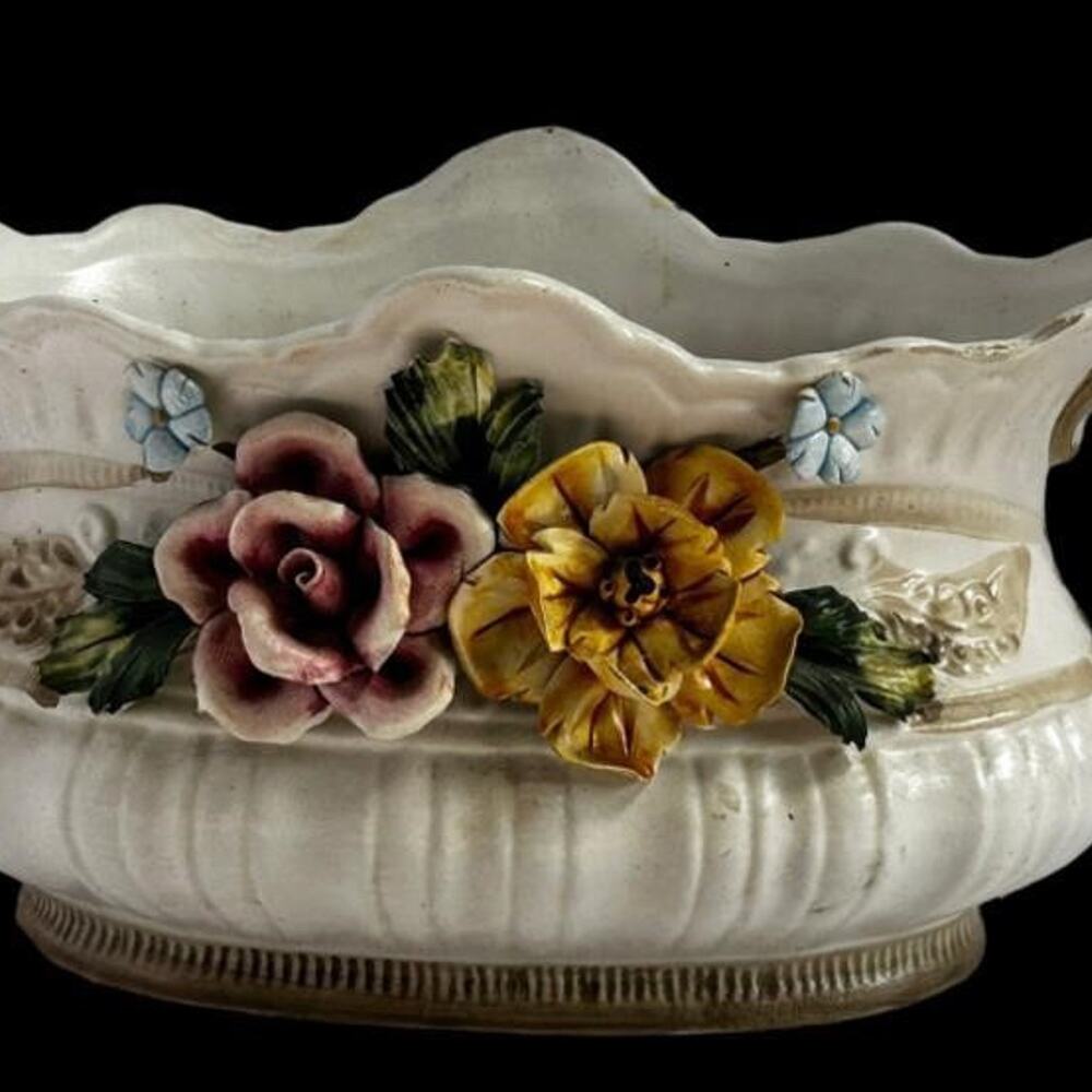 Capodimonte porcelain oval‎ vase center 1317/2